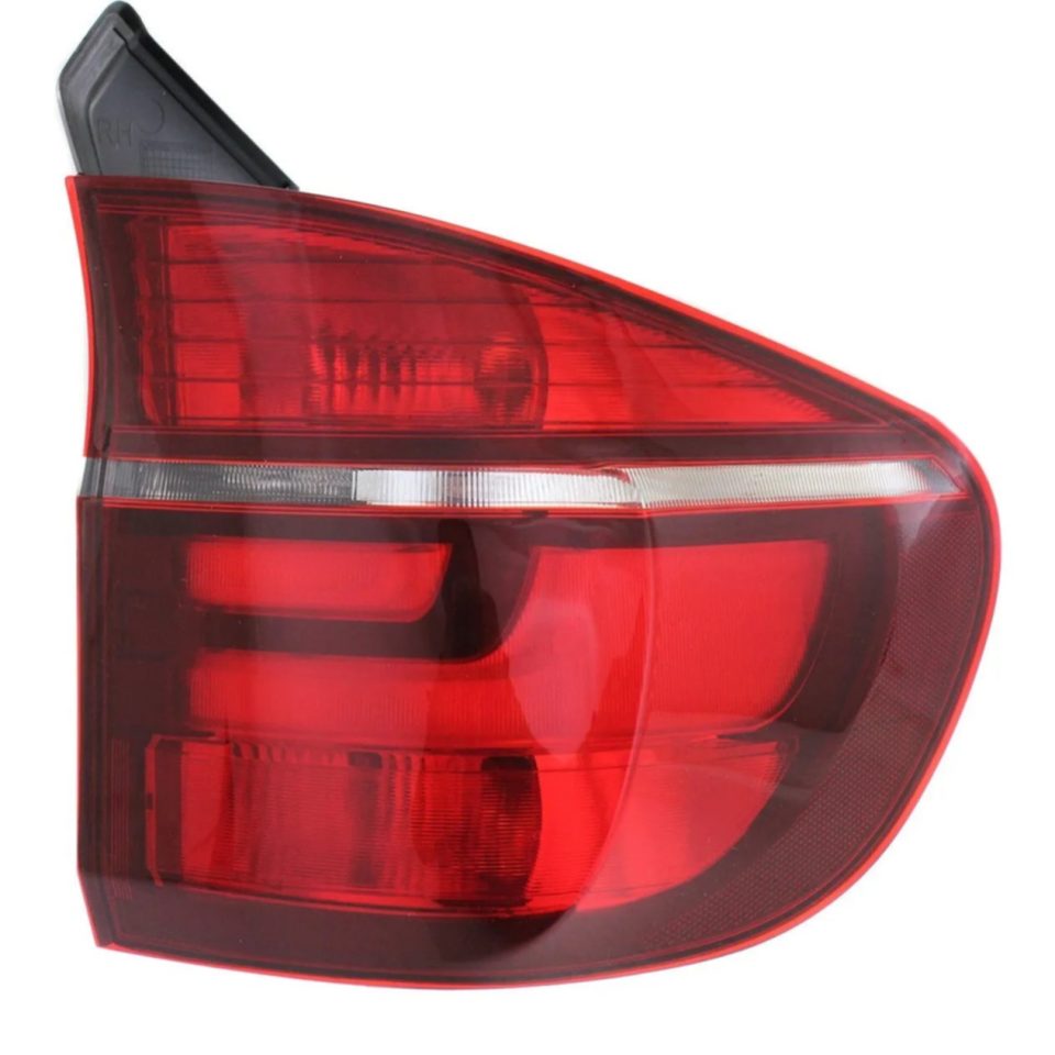 Cleaning Durable Tail Light For 11-13 BMW X5 Passenger Side Outer Body Mounted
